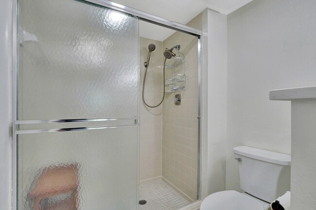 Building Photo - 16436 Timberlakes Dr