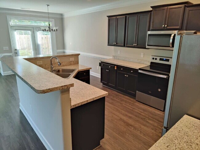 Building Photo - 847 Silver Leaf Dr