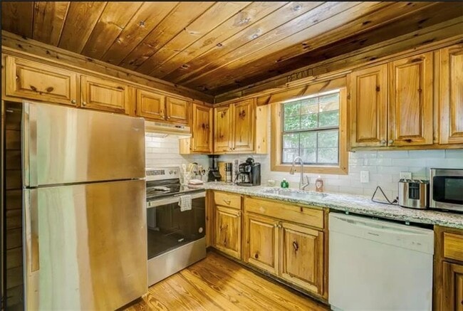 Building Photo - 9947 Doublehead Gap Rd