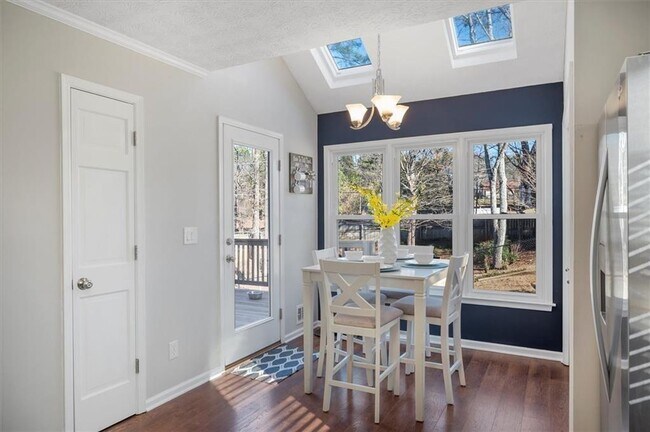 Building Photo - 4508 Pine Hill Terrace NE