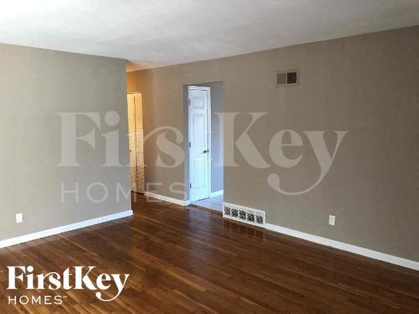 Building Photo - 1805 St Anthony Ln