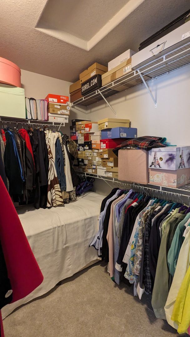 Building Photo - IMMACULATE 4 BED/2.5 BATH CUSTOM BUILT HOME IN SKYLINE RIDGE!