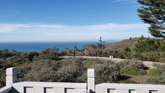 Building Photo - Love the Ocean? 2/2 Condo. STUNNING OCEAN VIEW! Private Patio + 2 Private Garages