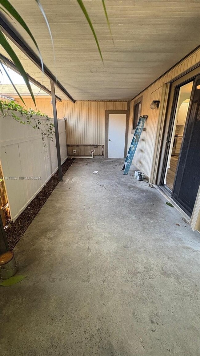 Building Photo - 9701 W Daffodil Ln