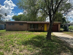 Building Photo - 5 Westway Ave