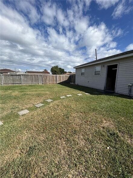 Building Photo - 41 Mason St