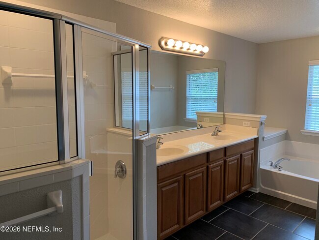 Building Photo - 3740 Creswick Cir