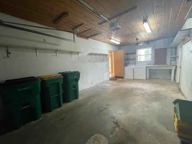 Building Photo - 177 E Laila Dr