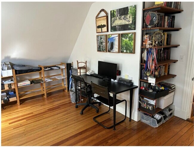 Building Photo - 5 Traymore St