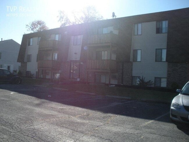 Building Photo - 132 Fox Hill Ln