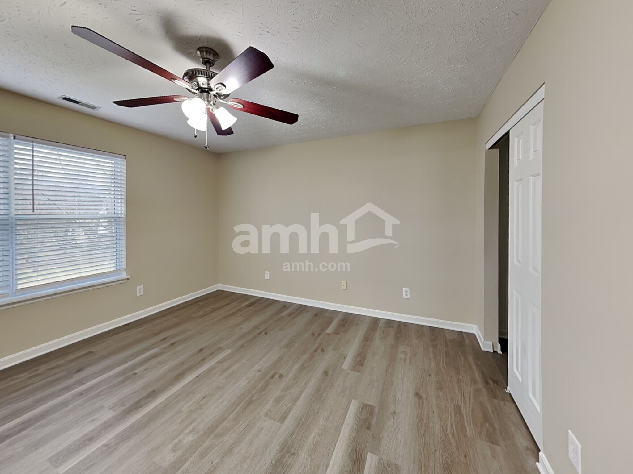 Building Photo - 11 Glenpark Ct