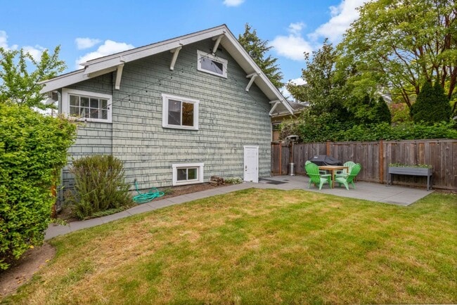 Building Photo - 4Bd/2Ba Seattle Home