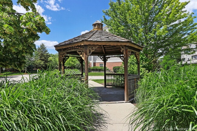 Building Photo - 719 Hanbury Dr