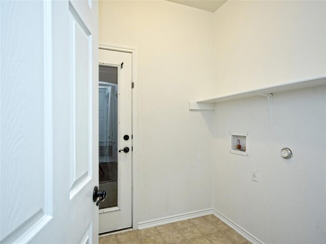 Building Photo - 501 Willow Walk Dr
