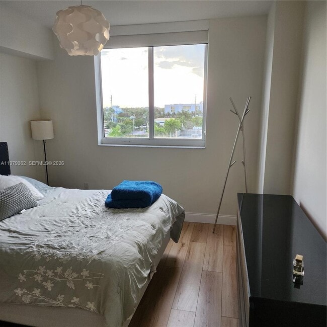 Building Photo - 2775 NE 187th St