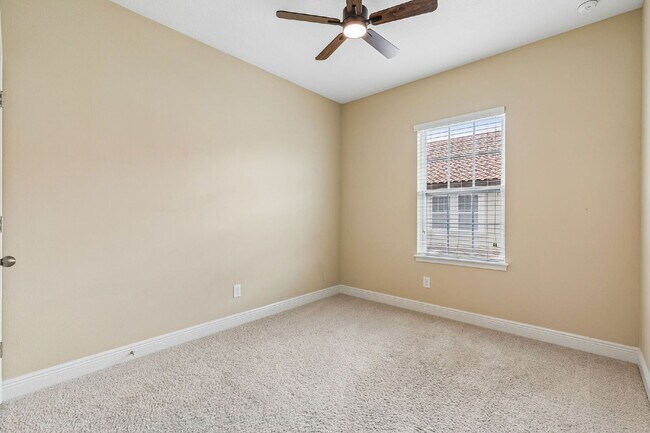 Building Photo - Your Spacious Lake Mary Home Awaits | 4BR, 3.5BA & Resort Amenities