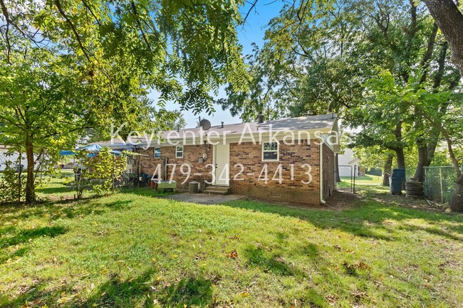 Building Photo - N College Duplex
