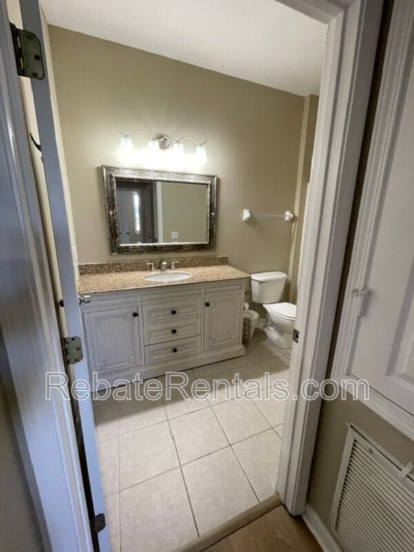 Building Photo - 7801 Point Meadows Dr