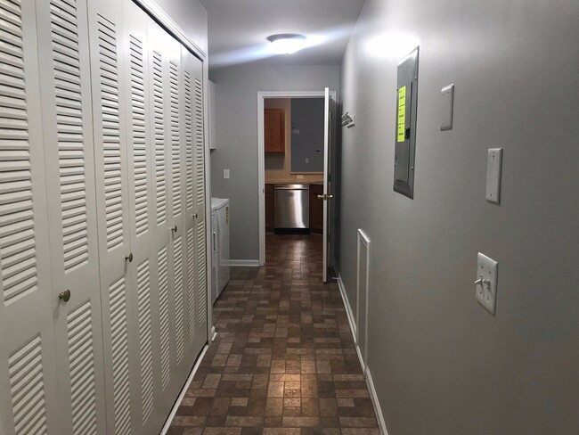 Building Photo - Sharp 2 bedroom, 2 bath upper condo in Nottingham  Cove sub for lease $1700 a month.