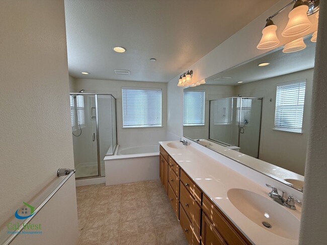 Building Photo - $3795 - Spacious 3 Bedroom 2.5 Bath, 2 Sto...