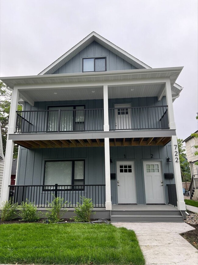 Primary Photo - 722 12th Ave SE