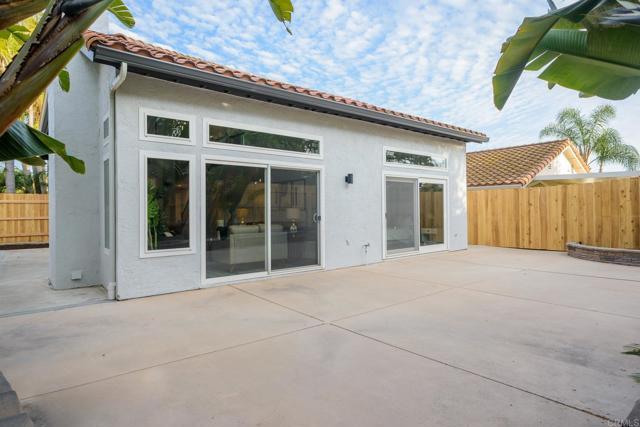 Building Photo - 3762 Via Del Rancho