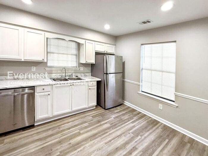 Building Photo - 615 Cahaba Manor Trail