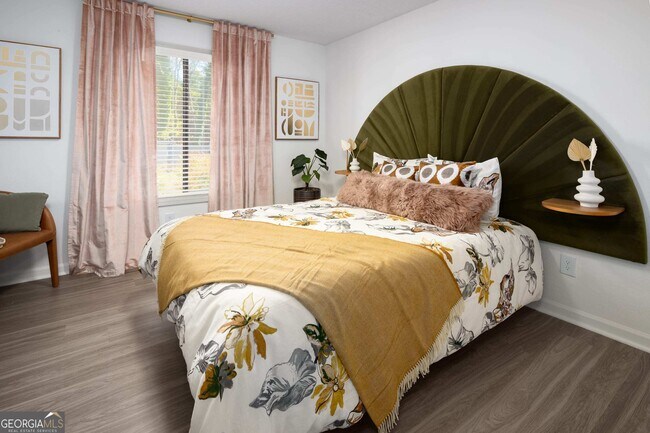 Building Photo - 6873 Peachtree Blvd