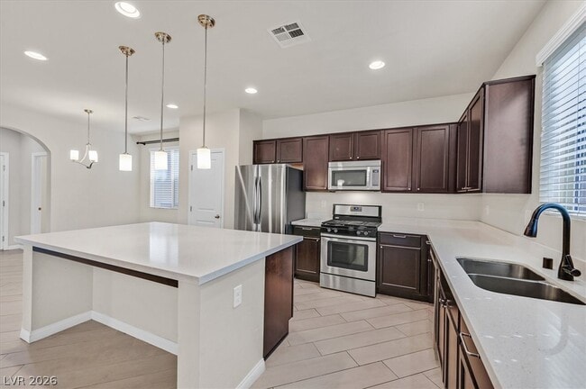 Building Photo - 719 Orchard Course Dr