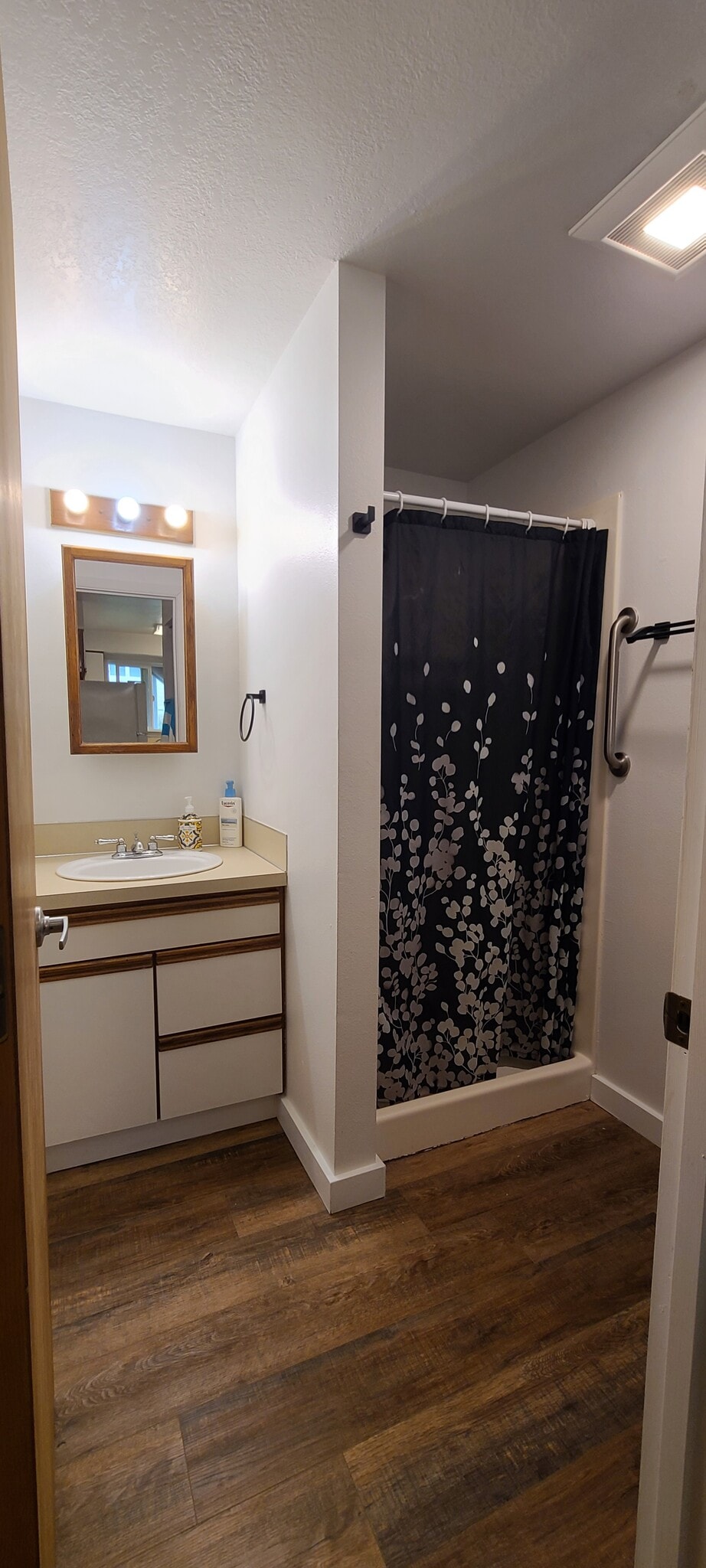Bathroom - 442 SW Coast Ave