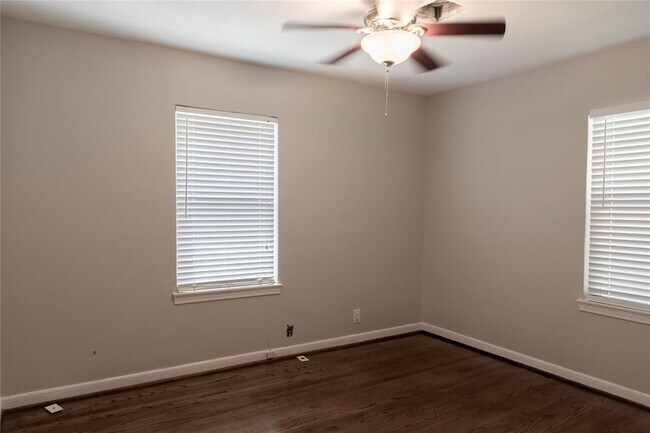 Building Photo - 8527 Greenbush St