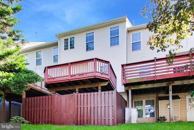 Building Photo - 9868 Sherwood Farm Rd