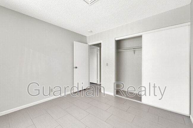 Building Photo - 6611 Silverstream Ave