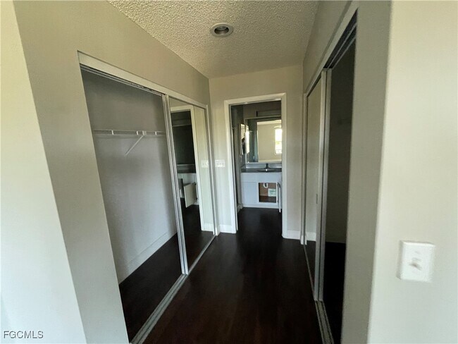 Building Photo - 13331 Greengate Blvd