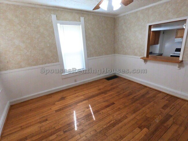 Building Photo - 212 S Emerson Ave