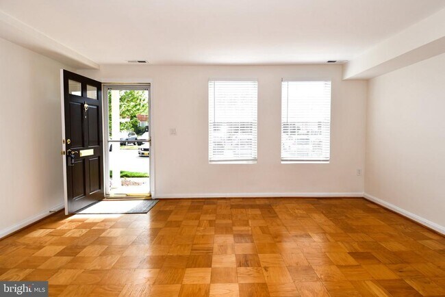 Building Photo - 3737 Ingalls Ave