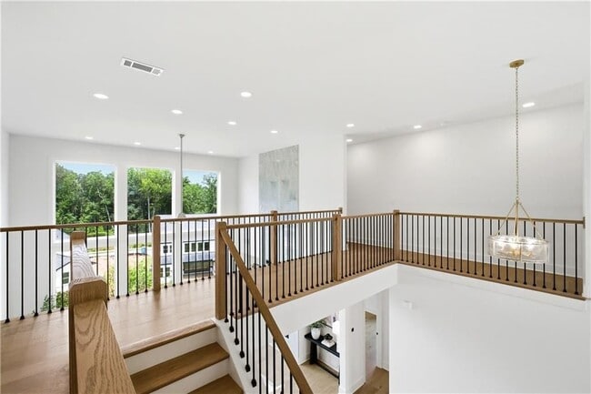 Building Photo - 4510 Hawthorn Cir