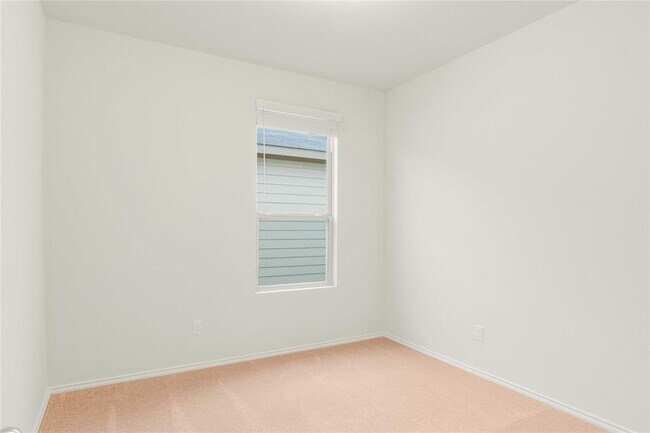Building Photo - 208 Kildeer Pass