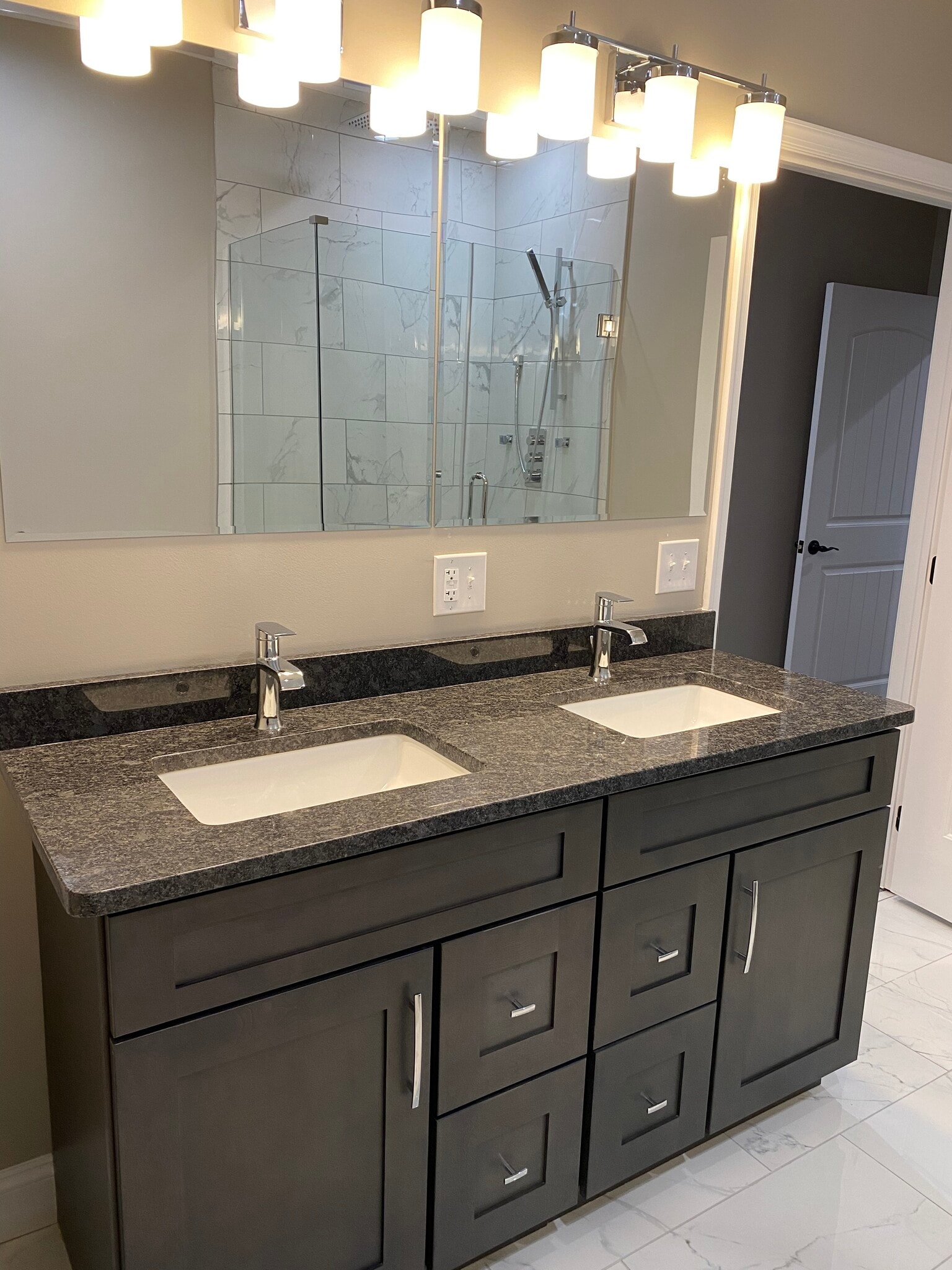 Building Photo - 428 Lackawanna Ave