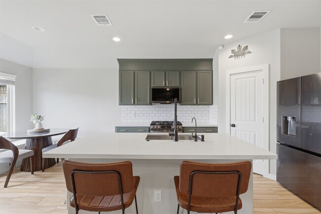 Building Photo - 710 Desert Pea Ln