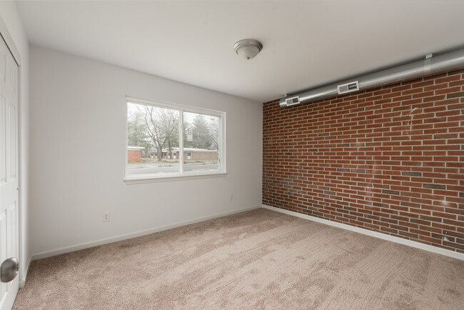 Front bedroom - 478 Hill Drive Ct