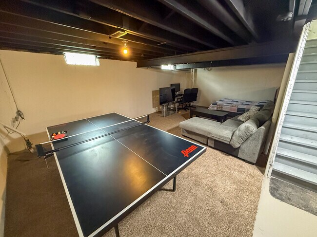 Building Photo - 38619 Watson Cir