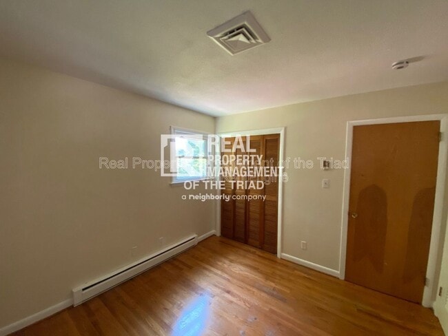 Building Photo - 926 Hilltop Blvd