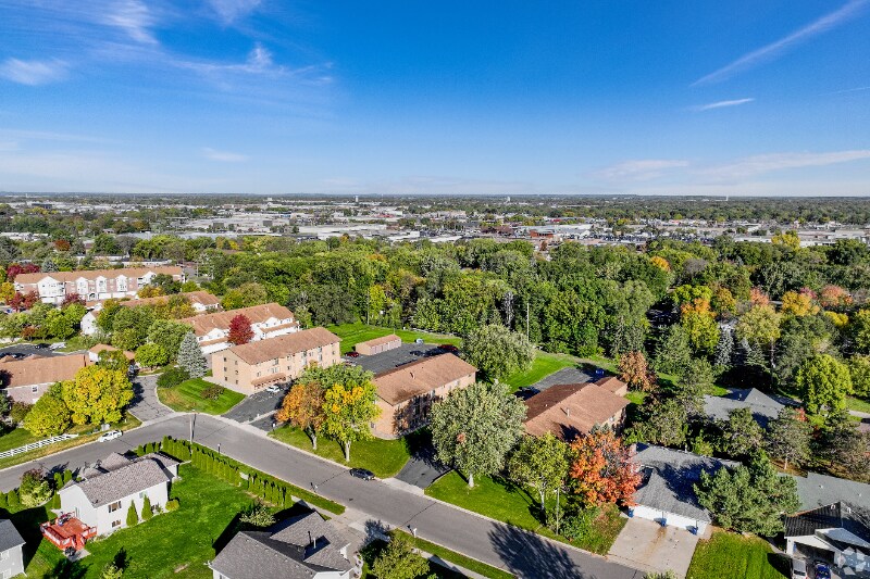 Building Photo - 2517 Goettens Way