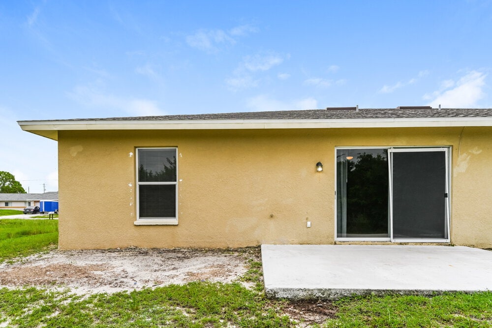 Building Photo - 736 Jack Ave S