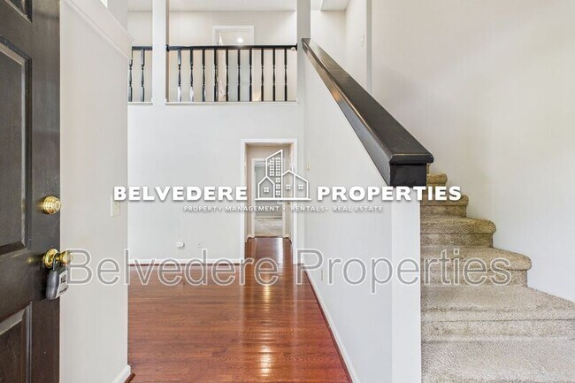 Building Photo - 18-B Park Village Ln