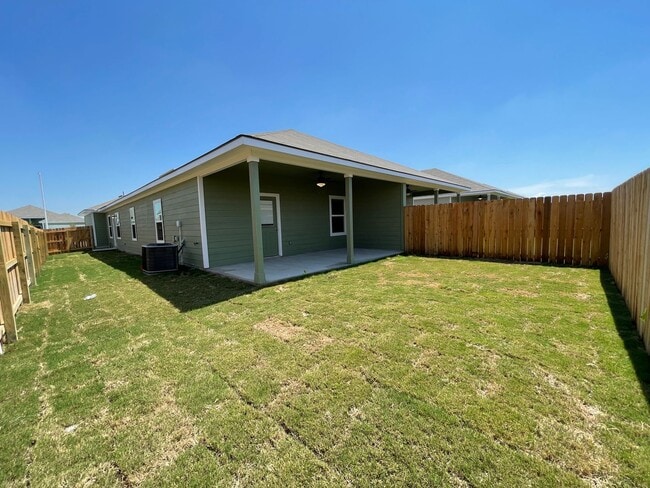 Building Photo - TOWNHOME FOR RENT