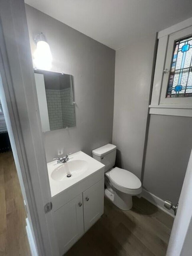 Building Photo - 1661 Belasco Ave