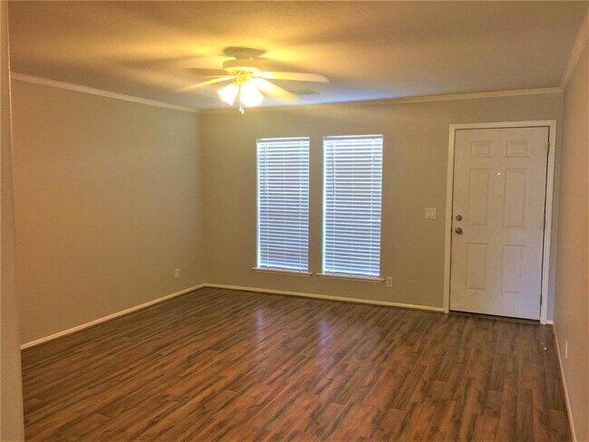 Building Photo - 10003 Summerberry Ln