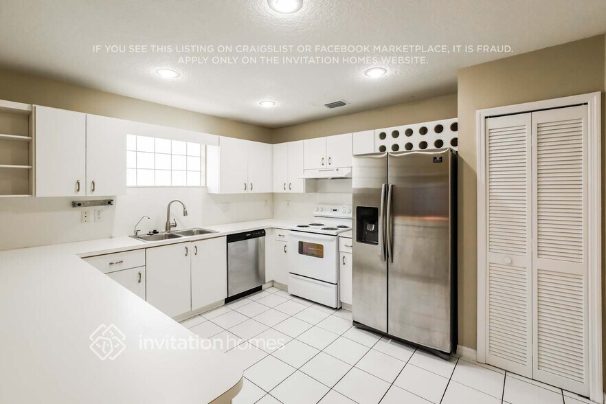 Building Photo - 8301 NW 194th Terrace